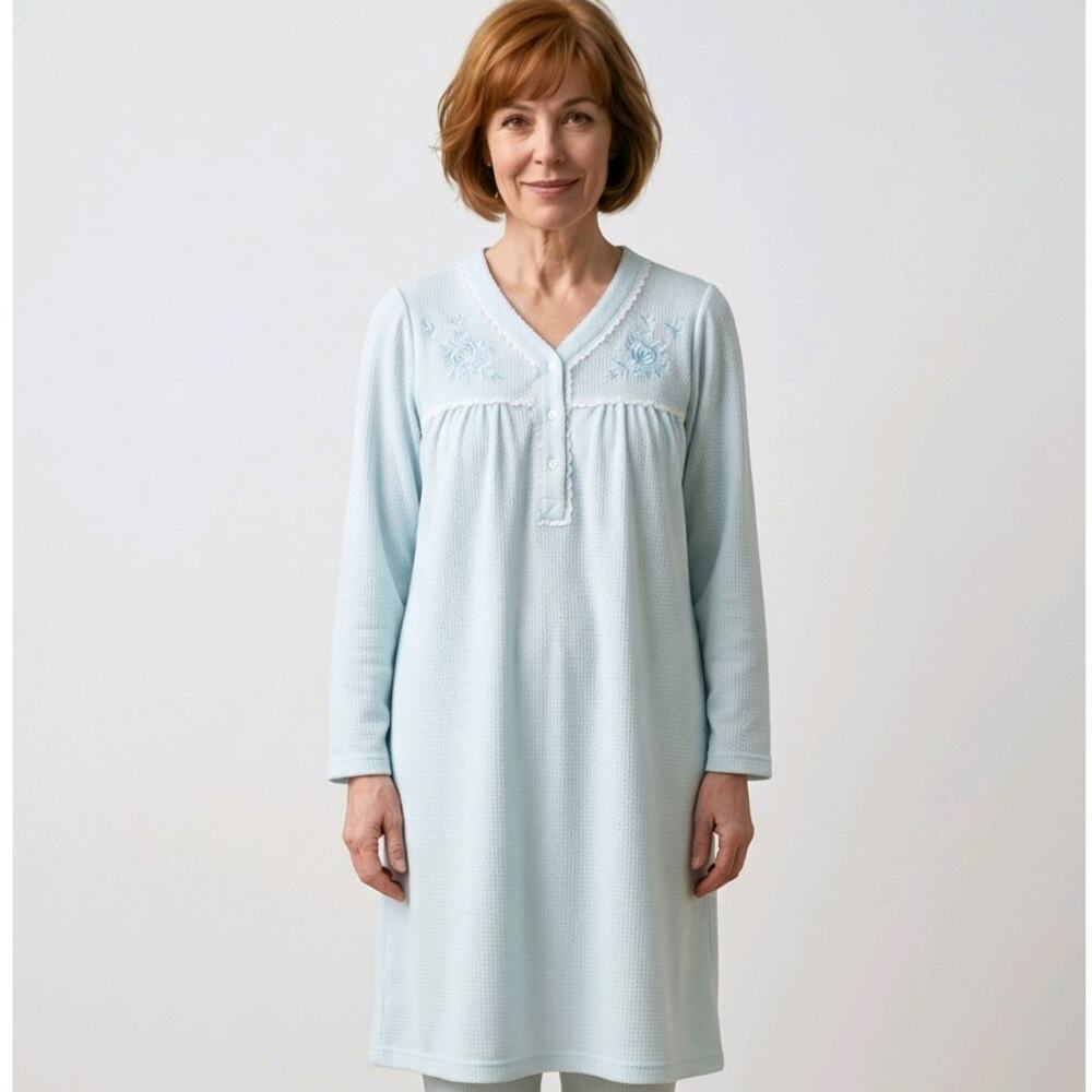 Miss Elaine Women's Small Mint Green Long Sleeve Knee Length Gown Embroidered